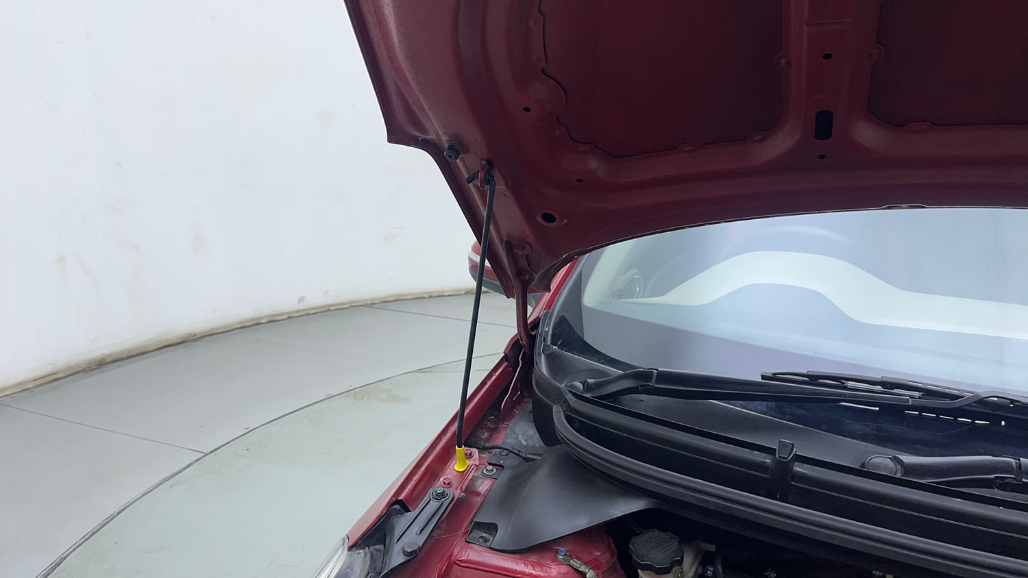 Used 2020 Hyundai Elite i20 Sportz Plus 1.2 Petrol Manual engine ENGINE RIGHT SIDE HINGE & APRON VIEW