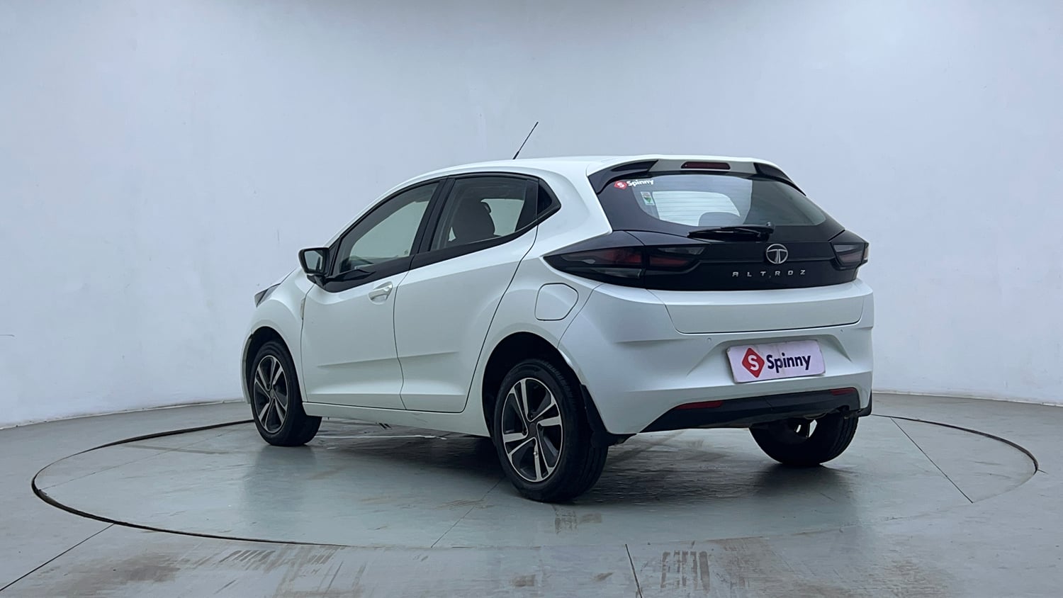 Used 2021 Tata Altroz XZ Petrol Petrol Manual exterior LEFT REAR CORNER VIEW