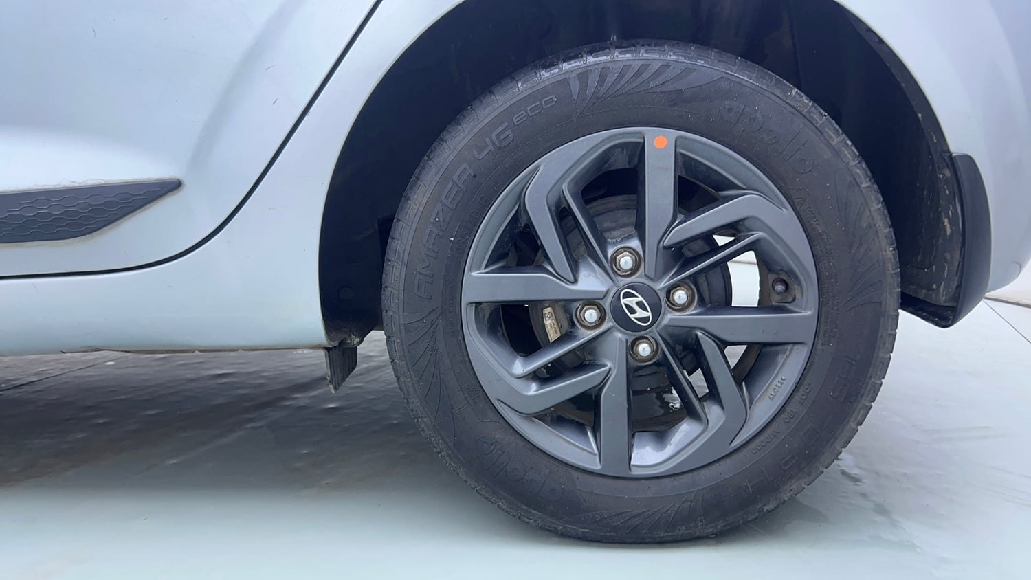 Used 2021 Hyundai Grand i10 Nios Sportz 1.2 Kappa VTVT CNG Cng Manual tyres LEFT REAR TYRE RIM VIEW