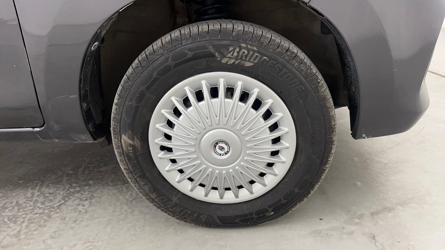 Used 2017 Maruti Suzuki Alto 800 LXi Petrol Manual tyres RIGHT FRONT TYRE RIM VIEW