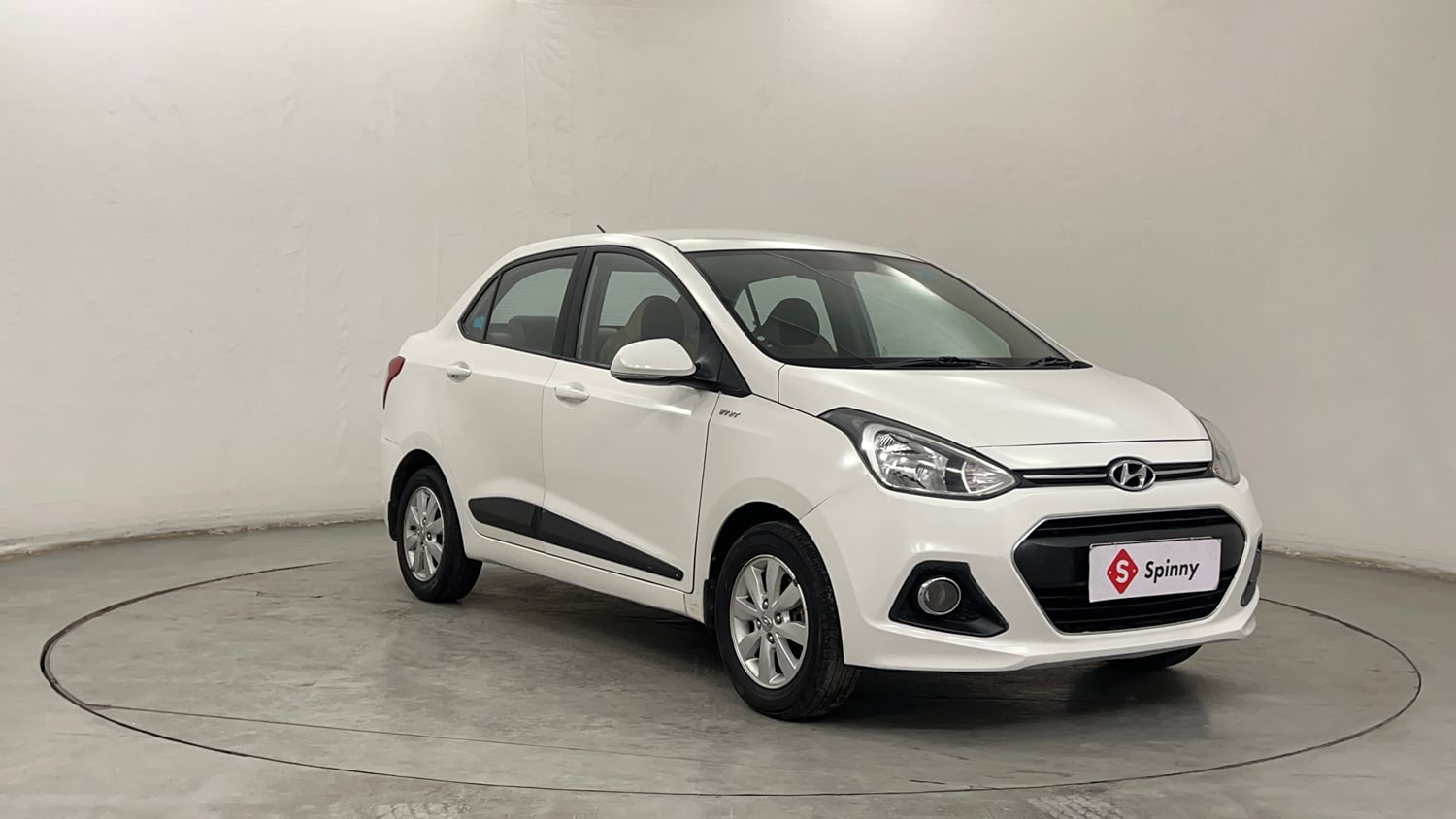 Used 2015 Hyundai Xcent S 1.2 (O) Petrol Manual exterior RIGHT FRONT CORNER VIEW