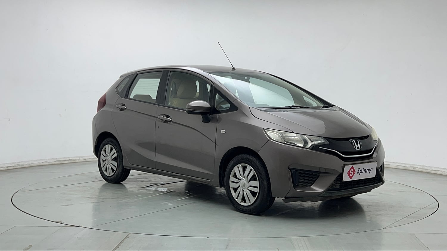 Used 2015 Honda Jazz S MT Petrol Manual exterior RIGHT FRONT CORNER VIEW