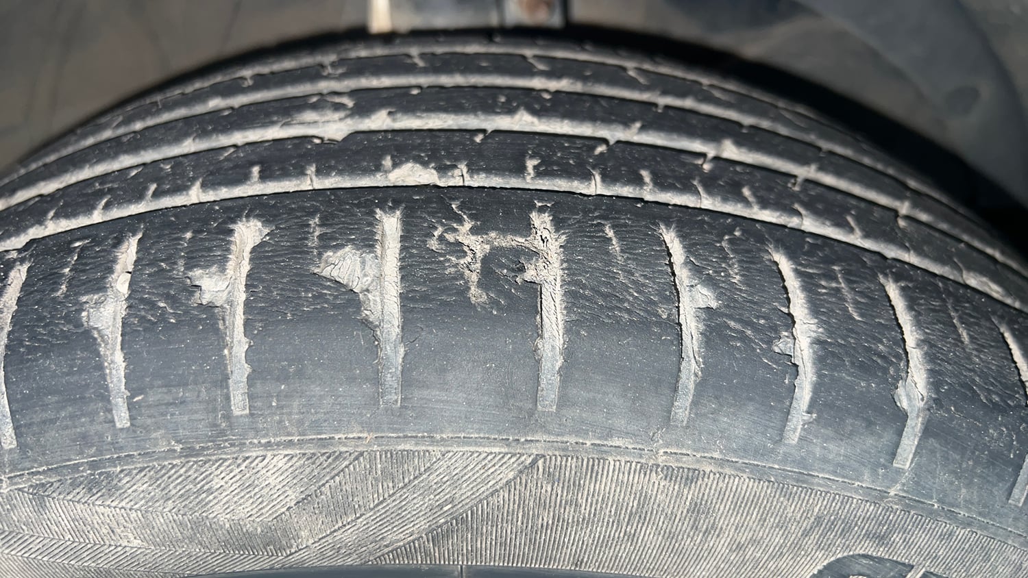 Used 2022 Maruti Suzuki Baleno Alpha AGS Petrol Automatic tyres RIGHT FRONT TYRE TREAD VIEW