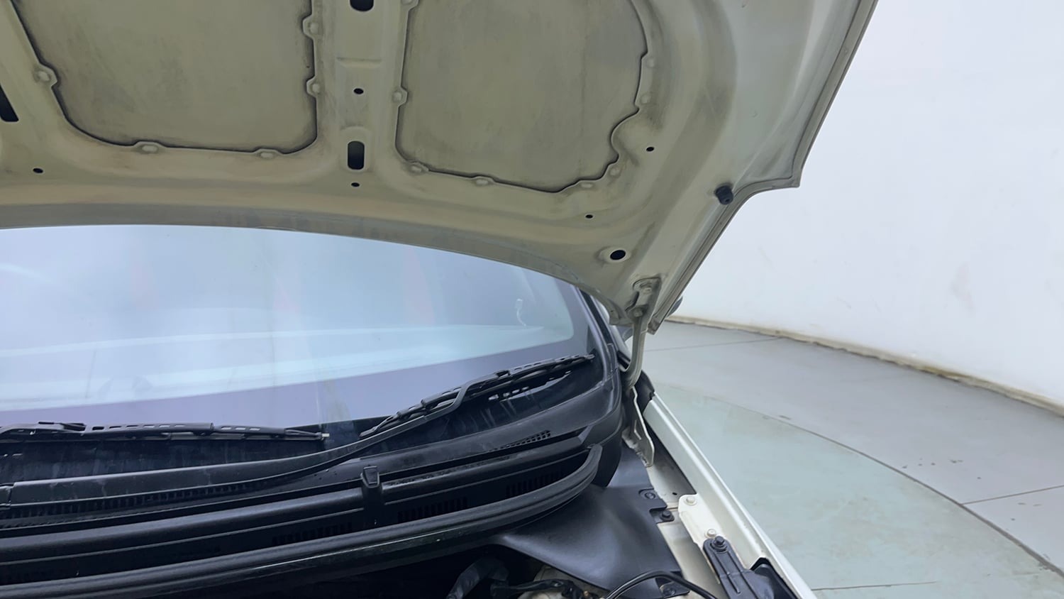 Used 2018 Hyundai Elite i20 Asta 1.2 Dual Tone Petrol Manual engine ENGINE LEFT SIDE HINGE & APRON VIEW