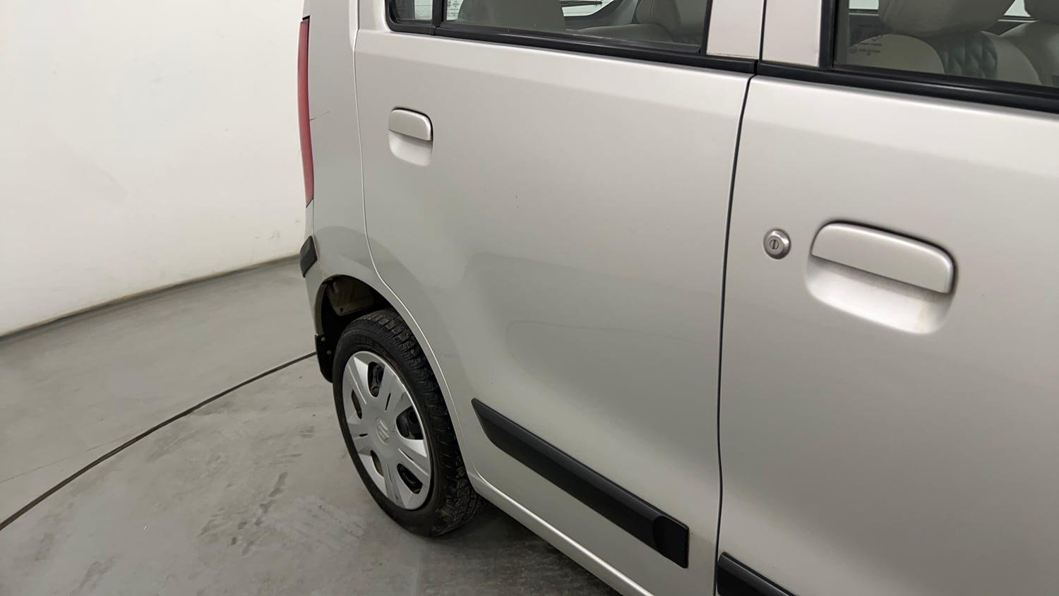 Used 2018 Maruti Suzuki Wagon R VXI Petrol Manual dents MINOR SCRATCH