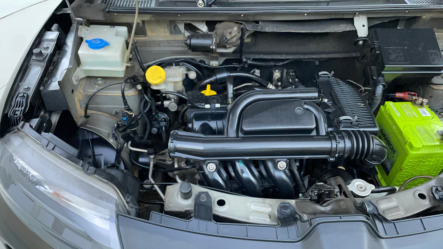 Used 2019 Renault Kwid 1.0 RXT AMT Opt Petrol Automatic engine ENGINE RIGHT SIDE VIEW