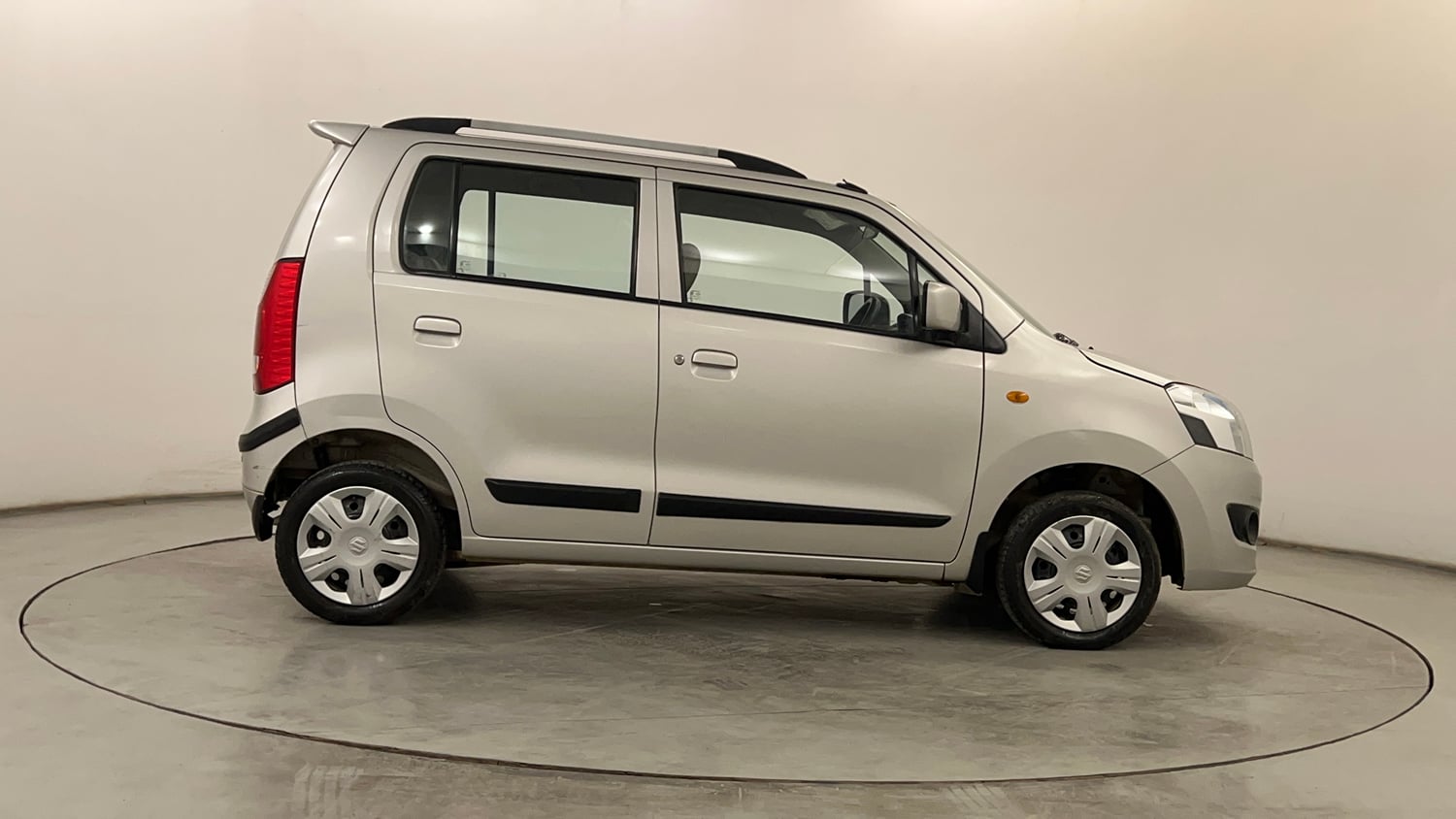 Used 2018 Maruti Suzuki Wagon R VXI Petrol Manual exterior RIGHT SIDE VIEW