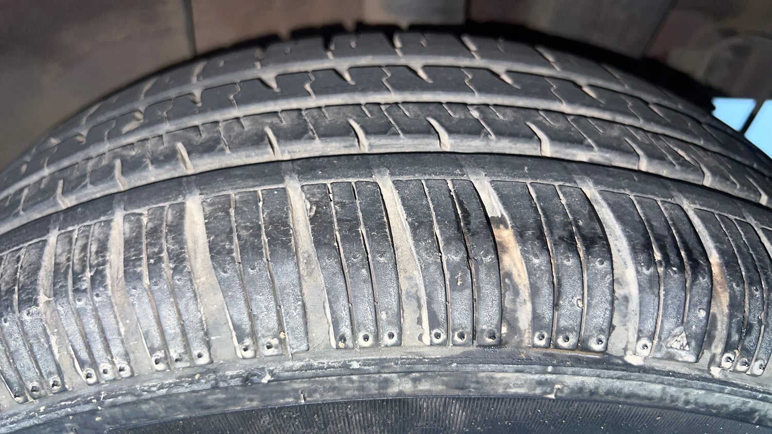 Used 2016 Hyundai Grand i10 Asta AT 1.2 Kappa VTVT Petrol Automatic tyres LEFT REAR TYRE TREAD VIEW