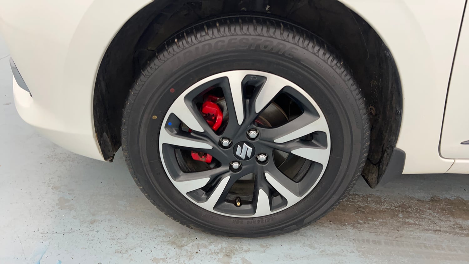 Used 2025 Maruti Suzuki Swift ZXi Plus Petrol Manual tyres LEFT FRONT TYRE RIM VIEW