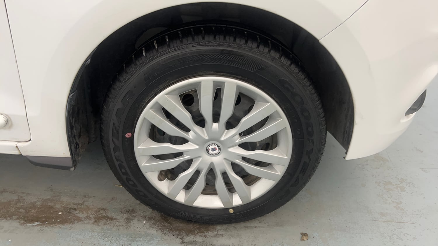 Used 2016 Ford Figo Aspire Trend 1.2 Ti-VCT Petrol Manual tyres RIGHT FRONT TYRE RIM VIEW