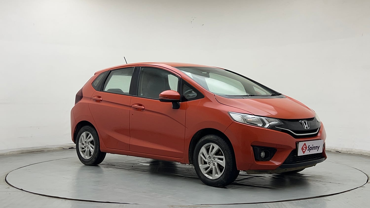 Used 2015 Honda Jazz V Petrol Petrol Manual exterior RIGHT FRONT CORNER VIEW