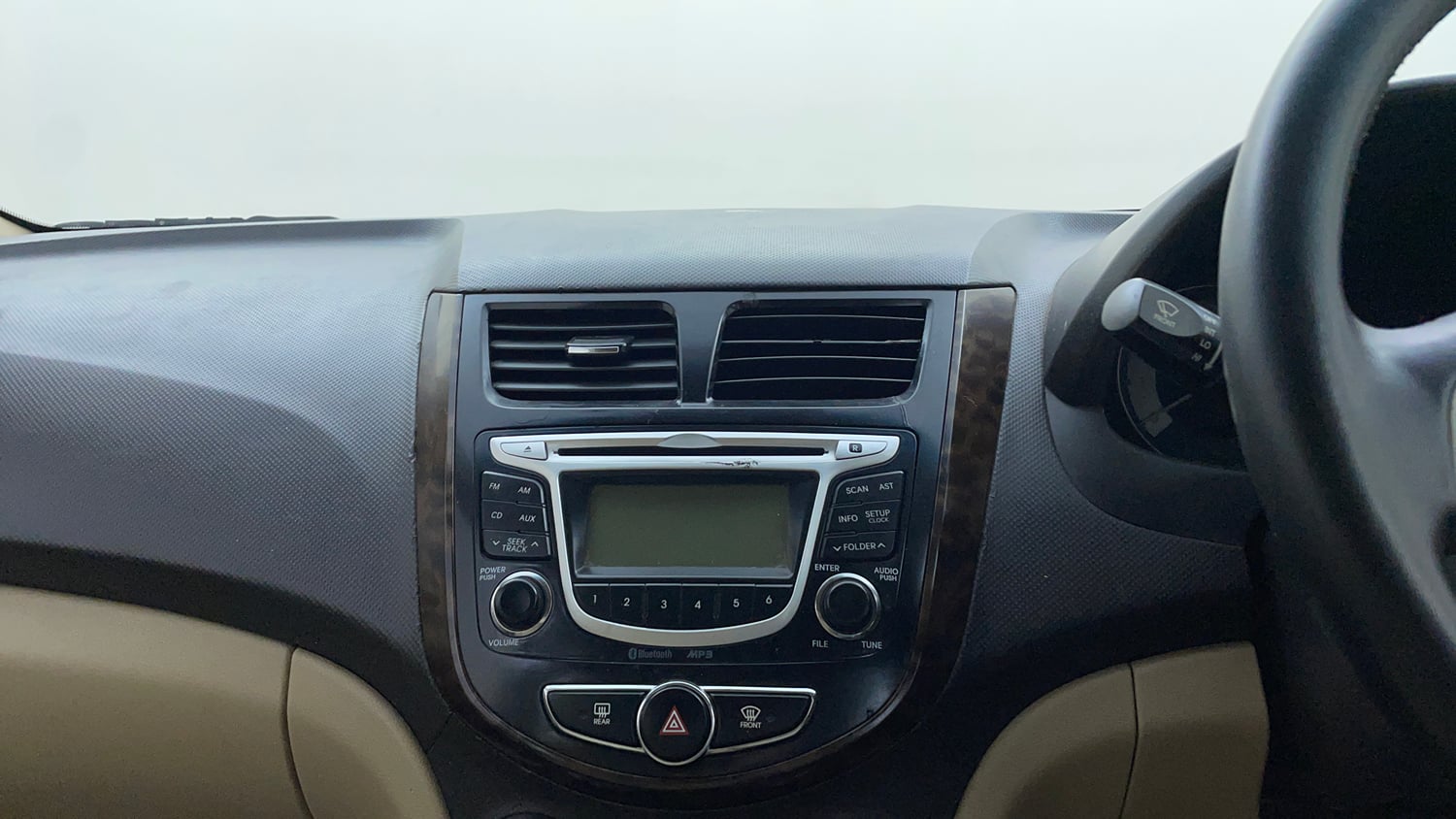 Used 2013 Hyundai Verna Fluidic 1.6 VTVT SX Petrol Manual top_features Integrated (in-dash) music system
