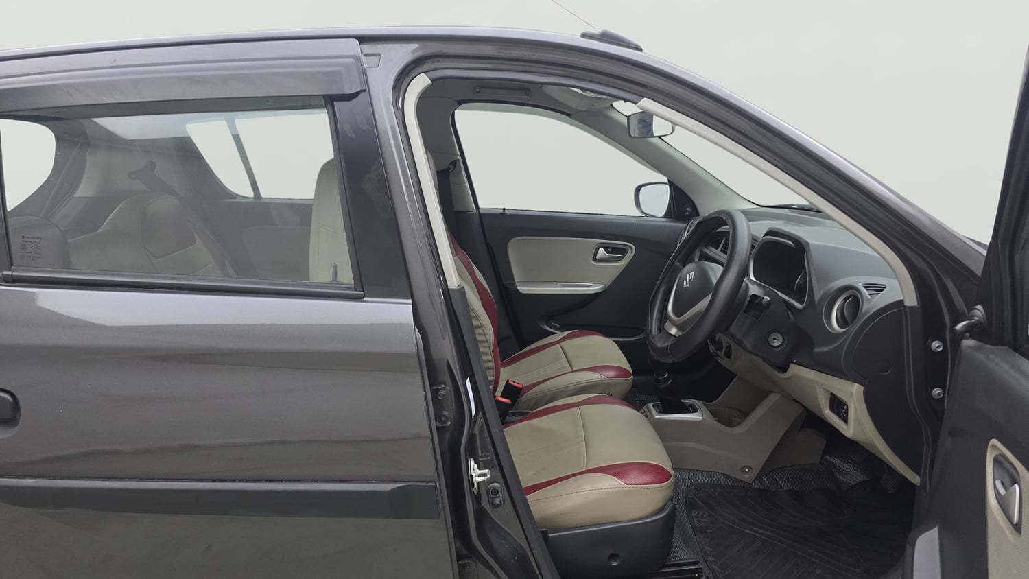 Used 2017 Maruti Suzuki Alto K10 VXi Petrol Manual interior RIGHT SIDE FRONT DOOR CABIN VIEW