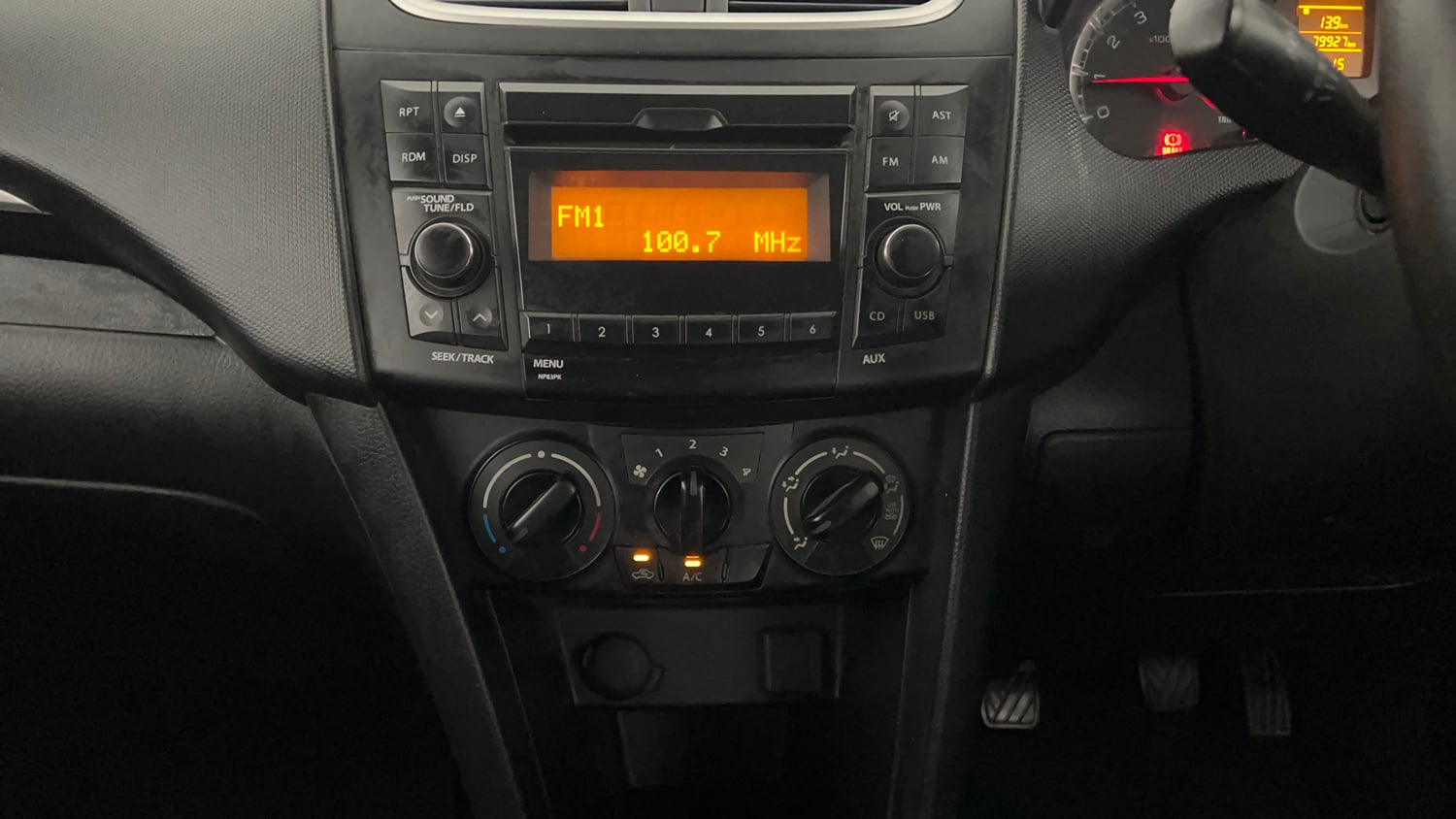 Used 2017 Maruti Suzuki Swift VXi Petrol Manual interior MUSIC SYSTEM & AC CONTROL VIEW