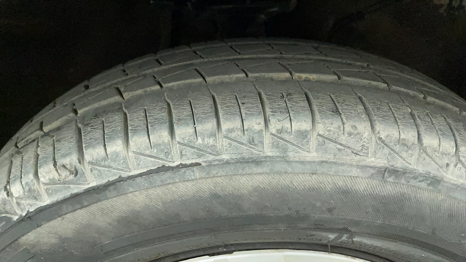 Used 2022 Maruti Suzuki Alto 800 LXi (O) Petrol Manual tyres RIGHT FRONT TYRE TREAD VIEW