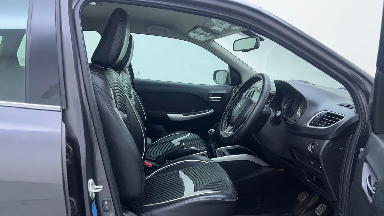 Used 2016 Maruti Suzuki Baleno Alpha 1.2 Petrol Manual interior RIGHT SIDE FRONT DOOR CABIN VIEW