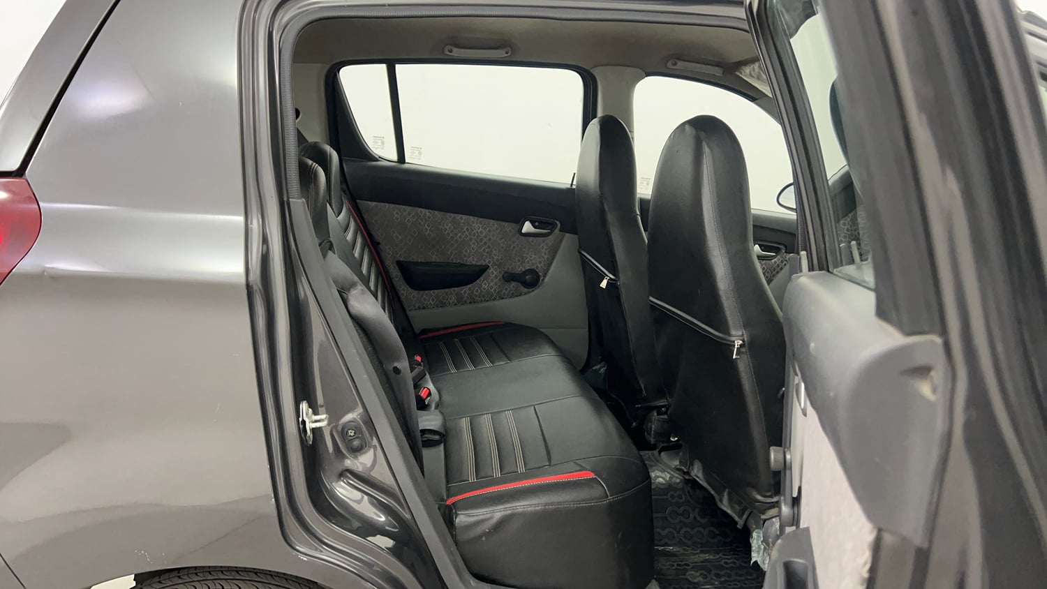 Used 2017 Maruti Suzuki Alto 800 LXi Petrol Manual interior RIGHT SIDE REAR DOOR CABIN VIEW