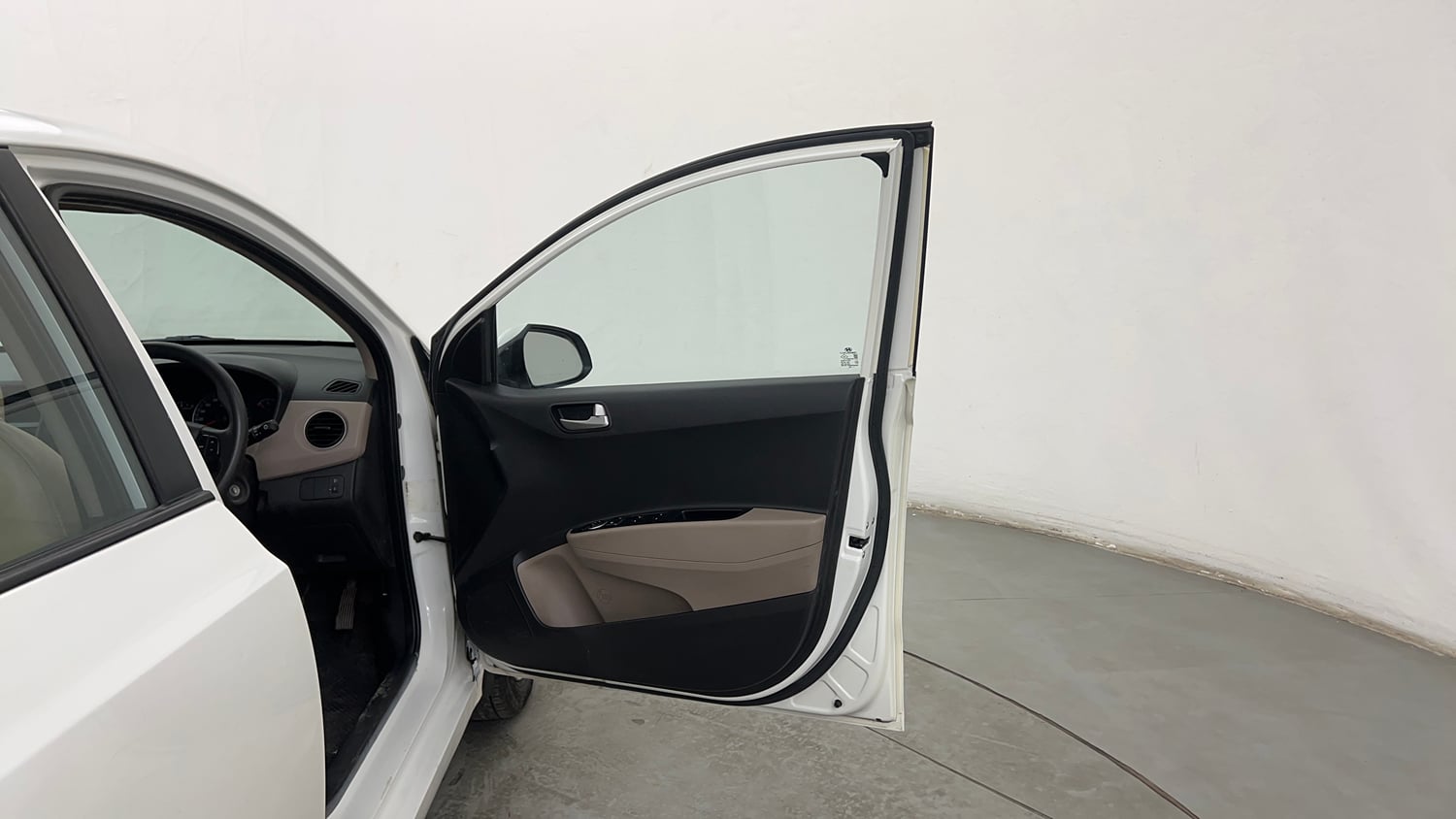 Used 2015 Hyundai Xcent S 1.2 (O) Petrol Manual interior RIGHT FRONT DOOR OPEN VIEW