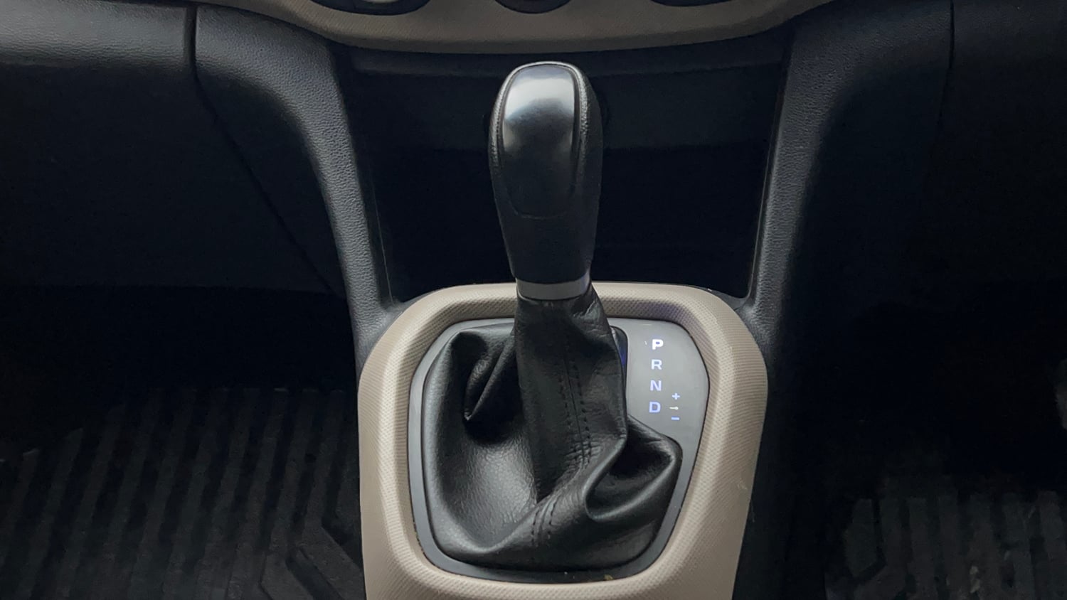 Used 2016 Hyundai Grand i10 Magna AT 1.2 Kappa VTVT Petrol Automatic interior GEAR  KNOB VIEW
