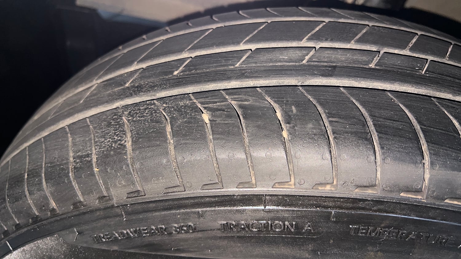 Used 2019 Maruti Suzuki Baleno Delta Petrol Manual tyres LEFT FRONT TYRE TREAD VIEW