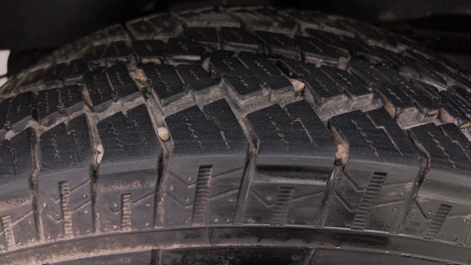 Used 2024 Mahindra Thar LX Hard Top Petrol AT RWD Petrol Automatic tyres RIGHT REAR TYRE TREAD VIEW