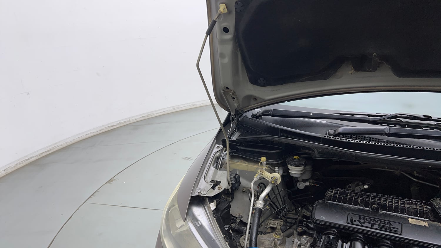 Used 2015 Honda Jazz S MT Petrol Manual engine ENGINE RIGHT SIDE HINGE & APRON VIEW