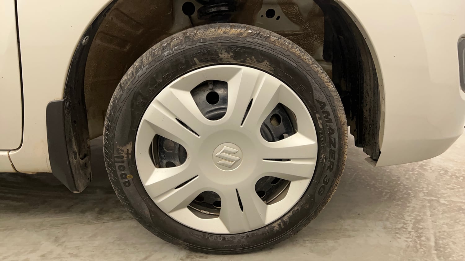 Used 2018 Maruti Suzuki Wagon R VXI Petrol Manual tyres RIGHT FRONT TYRE RIM VIEW