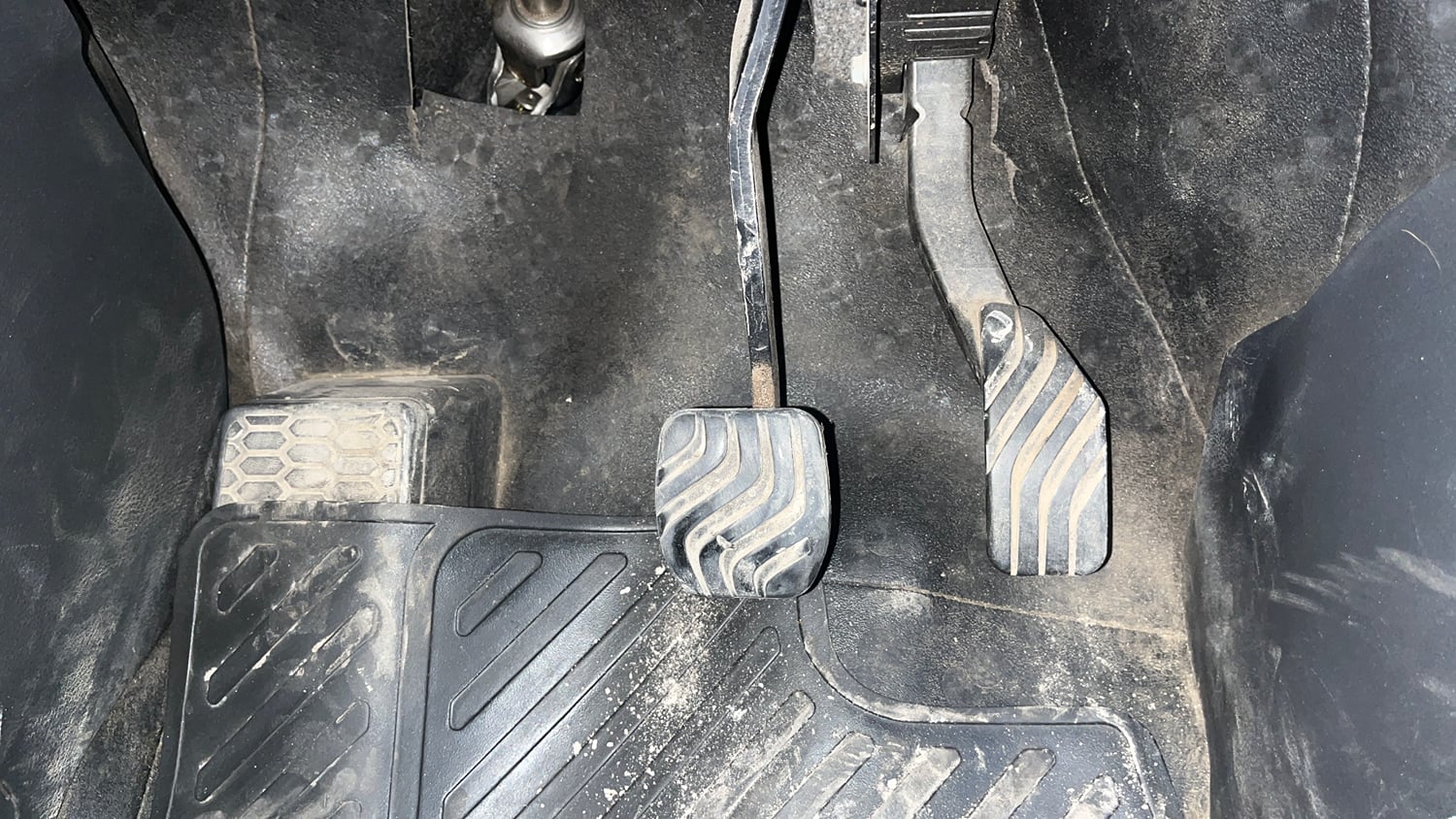 Used 2021 Nissan Magnite XV Turbo CVT Petrol Automatic interior PEDALS VIEW