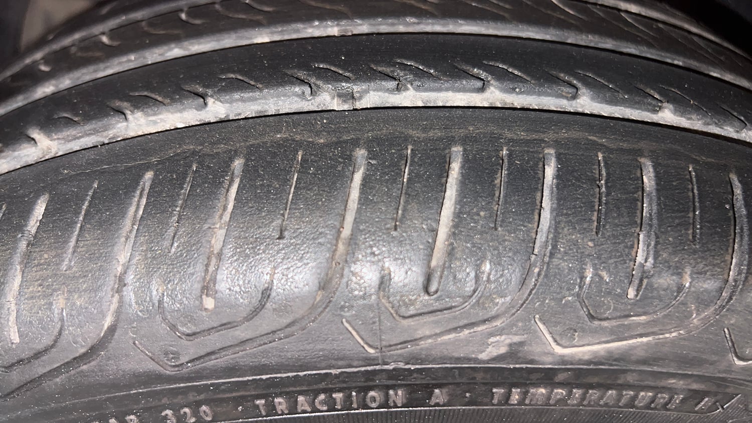 Used 2016 Tata Tiago Revotron XZ w/o Alloy Petrol Manual tyres LEFT FRONT TYRE TREAD VIEW