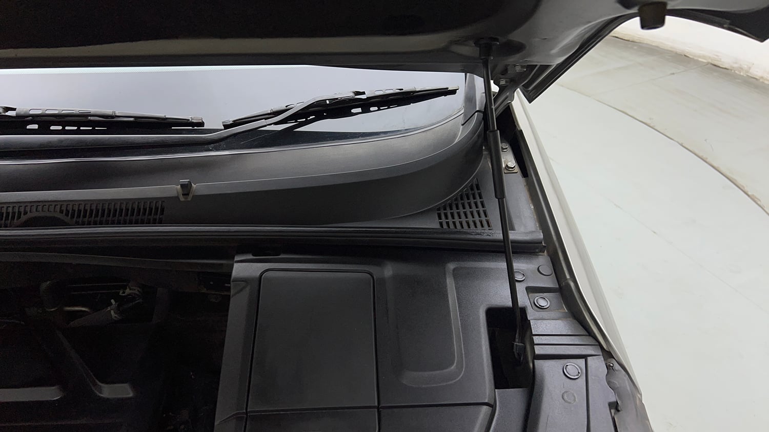 Used 2019 MG Motors Hector Sharp 1.5 DCT Petrol Petrol Automatic engine ENGINE LEFT SIDE HINGE & APRON VIEW