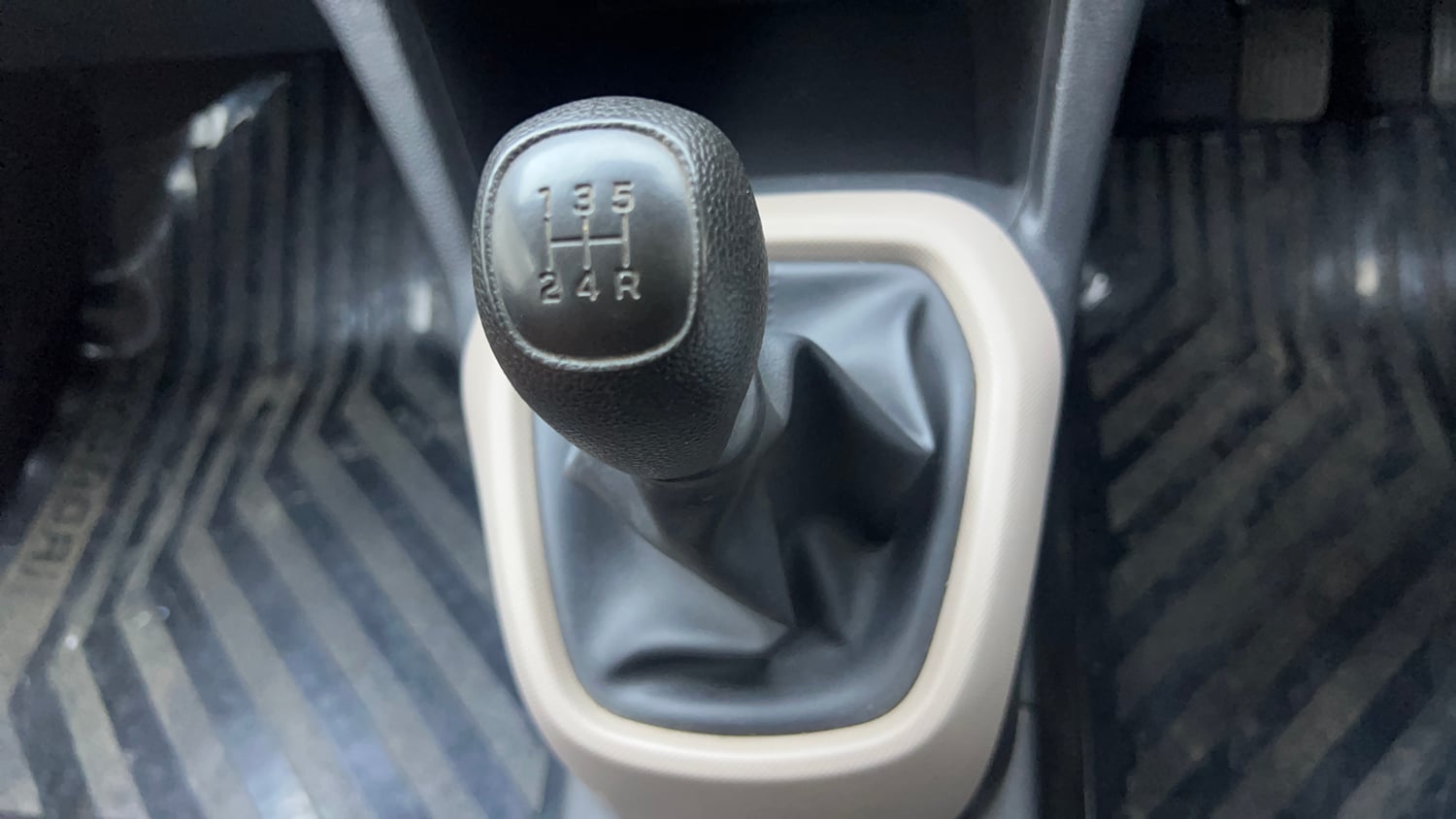Used 2018 Hyundai Grand i10 Magna 1.2 Kappa VTVT Petrol Manual interior GEAR  KNOB VIEW