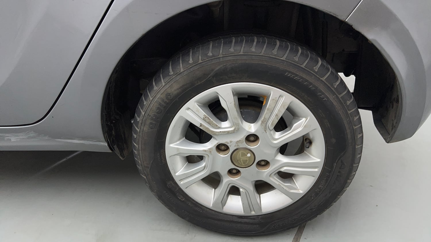 Used 2018 Tata Tiago Revotron XZ Petrol Manual tyres LEFT REAR TYRE RIM VIEW