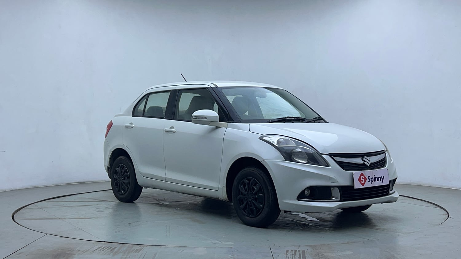 Used 2016 Maruti Suzuki Swift Dzire VXI AT Petrol Automatic exterior RIGHT FRONT CORNER VIEW