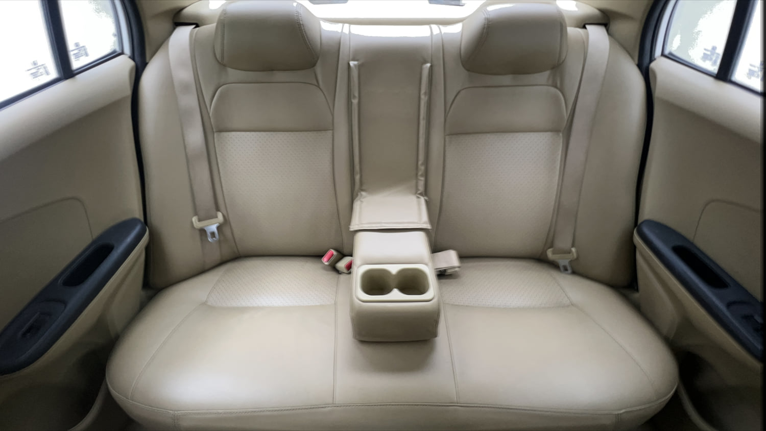 Used 2015 Honda Amaze 1.5 S i-DTEC Diesel Manual interior REAR SEAT CONDITION VIEW