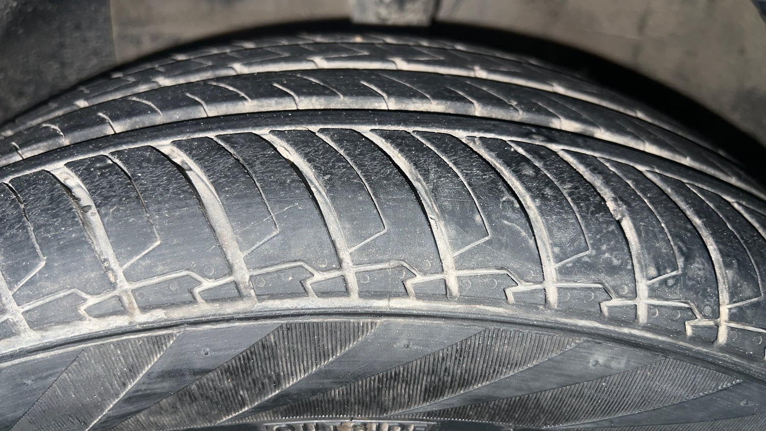 Used 2024 Hyundai Exter SX (O) 1.2 AMT Petrol Automatic tyres LEFT FRONT TYRE TREAD VIEW