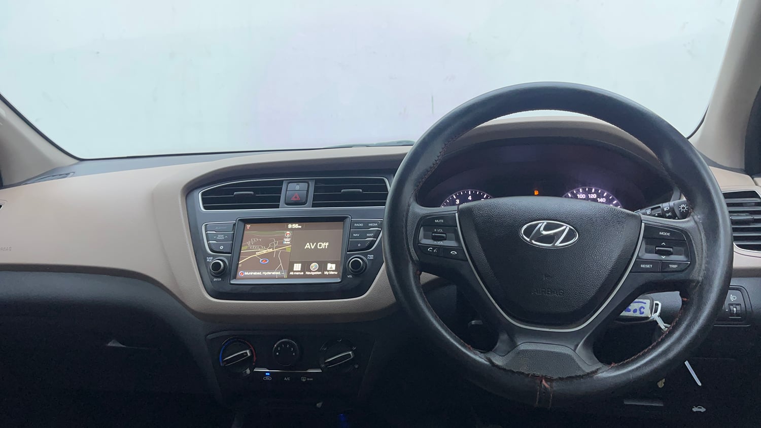 Used 2020 Hyundai Elite i20 Sportz Plus 1.2 Petrol Manual interior DASHBOARD VIEW