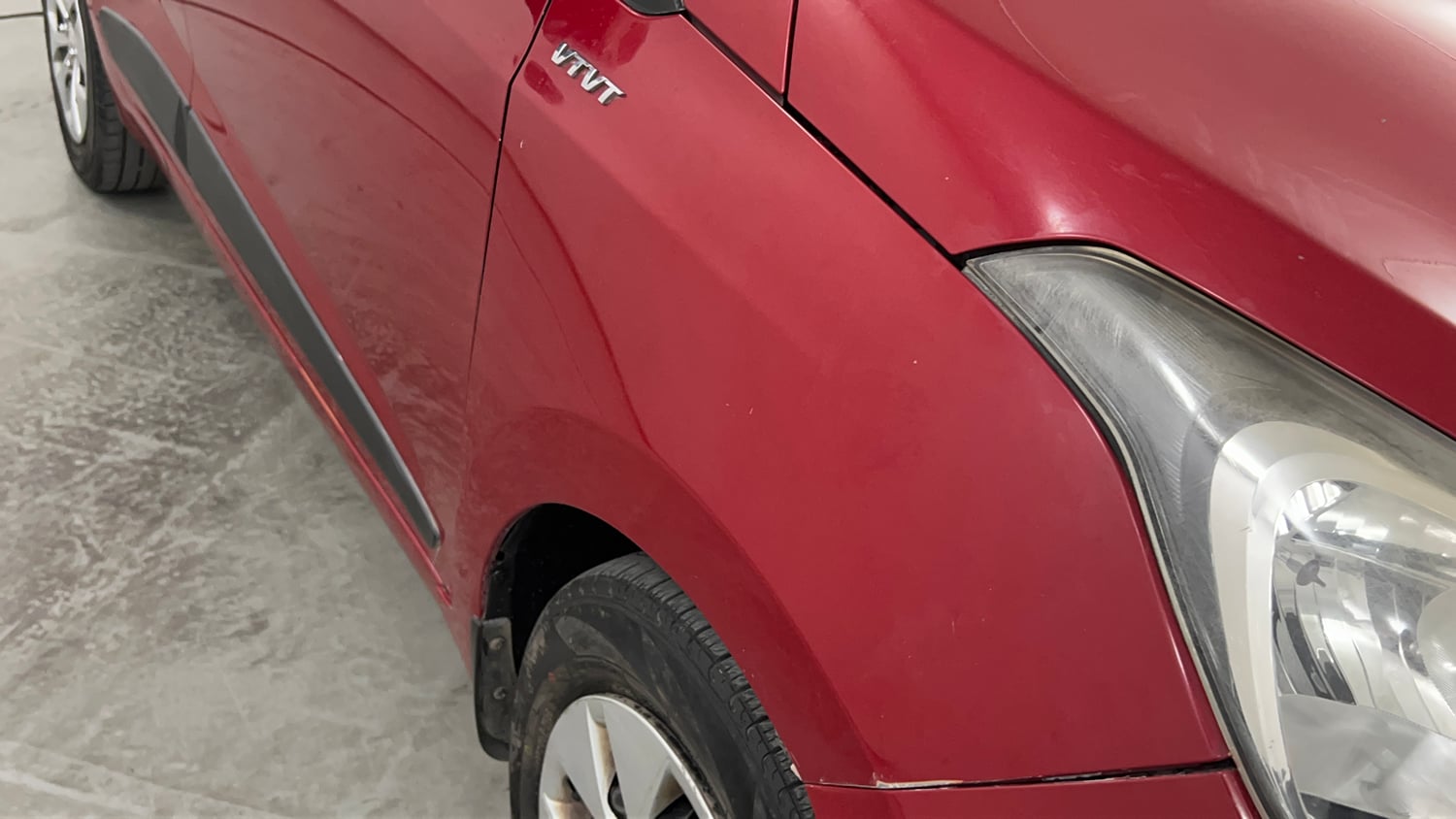 Used 2015 Hyundai Xcent S 1.2 Petrol Manual dents MINOR SCRATCH