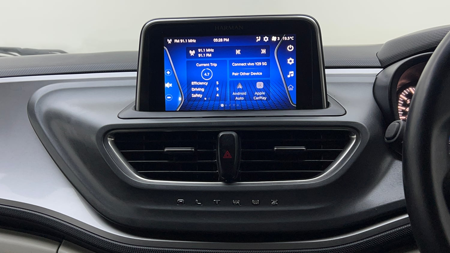 Used 2023 Tata Altroz XZA Petrol Petrol Automatic top_features Integrated (in-dash) music system
