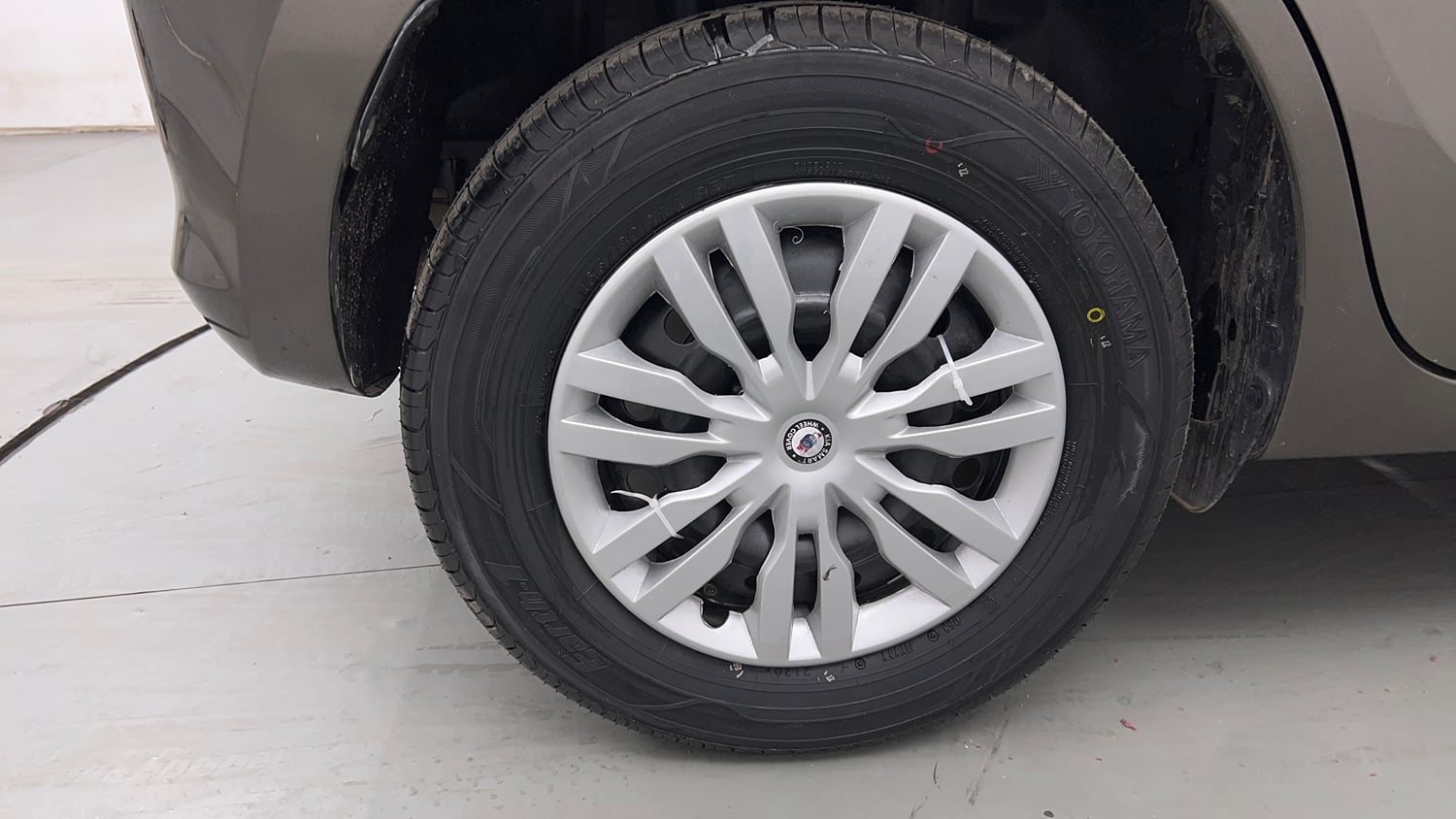 Used 2020 Maruti Suzuki Swift VXi Petrol Manual tyres RIGHT REAR TYRE RIM VIEW