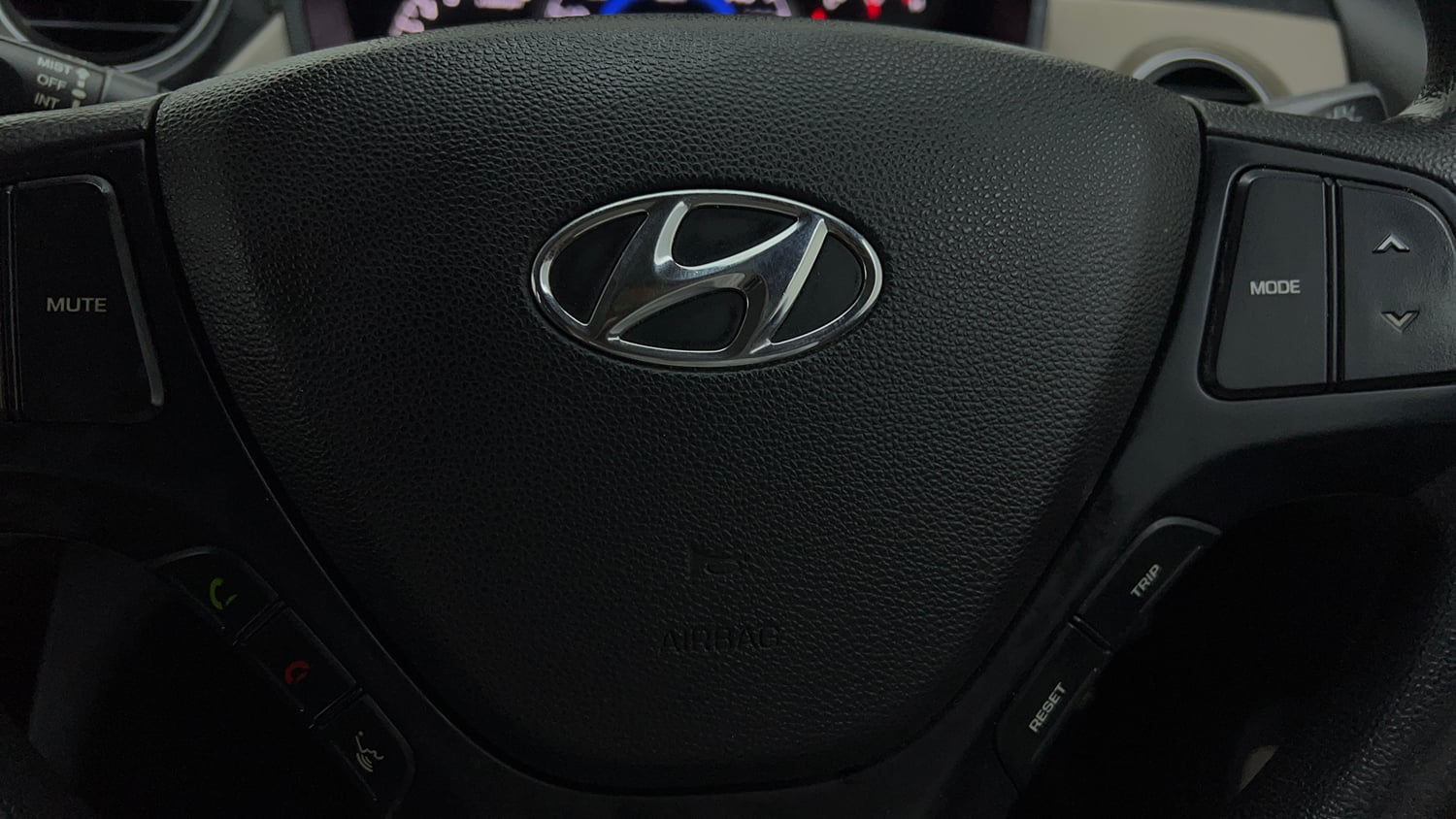 Used 2019 Hyundai Grand i10 Sportz 1.2 Kappa VTVT Petrol Manual top_features Airbags