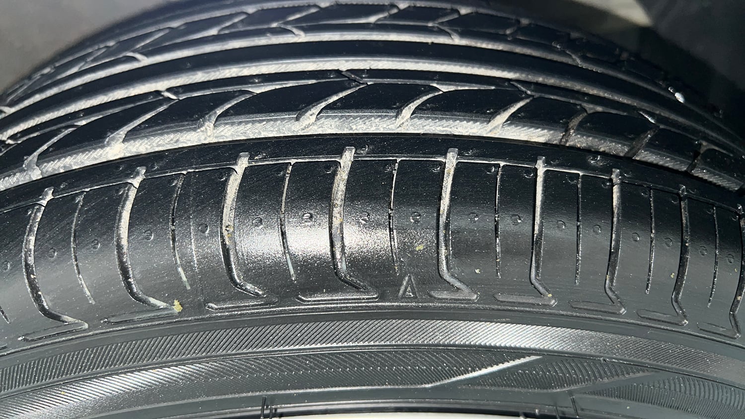 Used 2019 Hyundai Grand i10 Magna 1.2 Kappa VTVT Petrol Manual tyres RIGHT FRONT TYRE TREAD VIEW