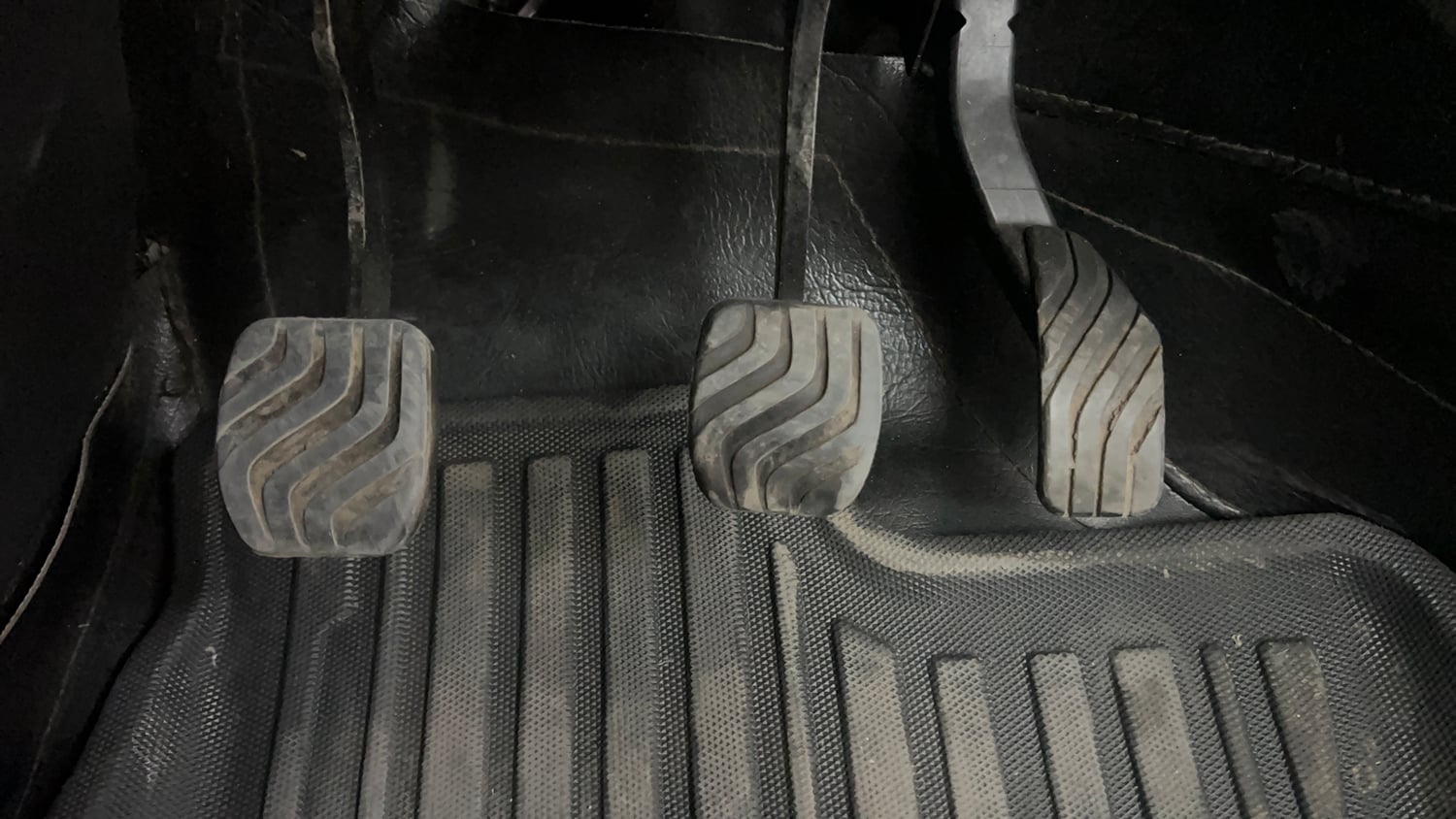 Used 2025 Renault Triber RXL Petrol Manual interior PEDALS VIEW