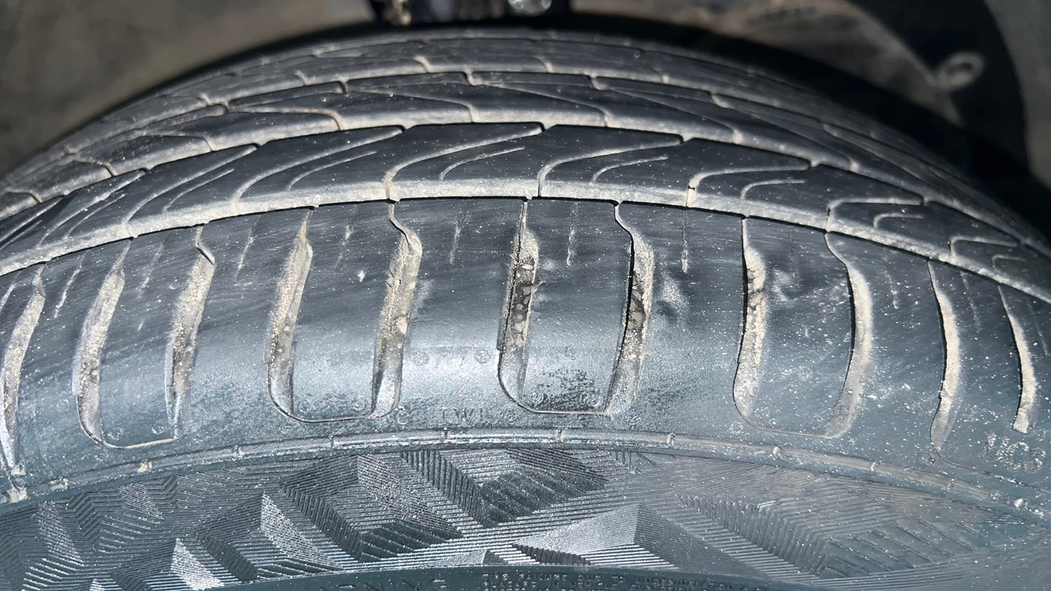 Used 2017 Maruti Suzuki Baleno Alpha 1.2 Petrol Manual tyres RIGHT FRONT TYRE TREAD VIEW