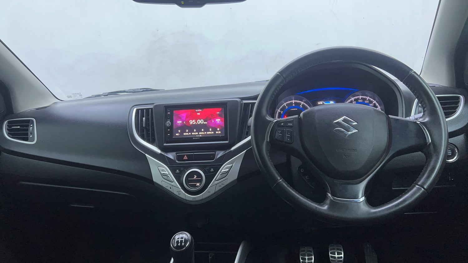 Used 2017 Maruti Suzuki Baleno Zeta 1.2 Petrol Manual interior DASHBOARD VIEW