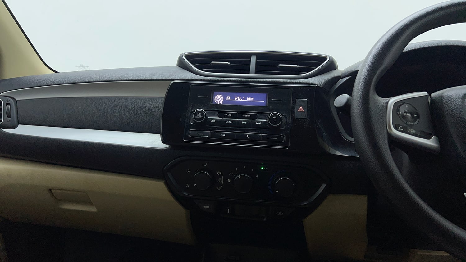 Used 2022 Honda Amaze S MT 1.2 Petrol Petrol Manual interior MUSIC SYSTEM & AC CONTROL VIEW