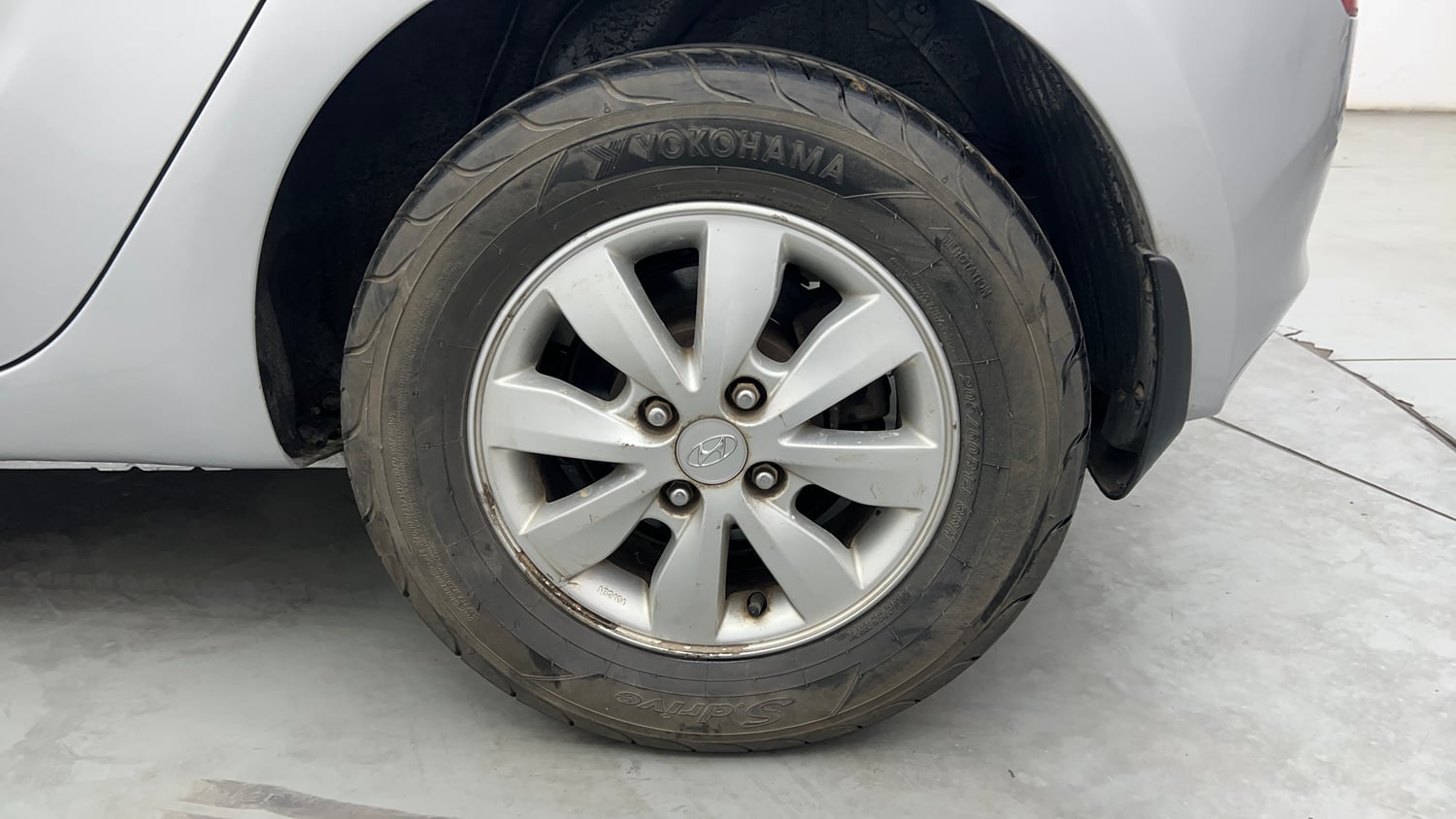 Used 2012 Hyundai i20 Asta 1.4 CRDI Diesel Manual tyres LEFT REAR TYRE RIM VIEW