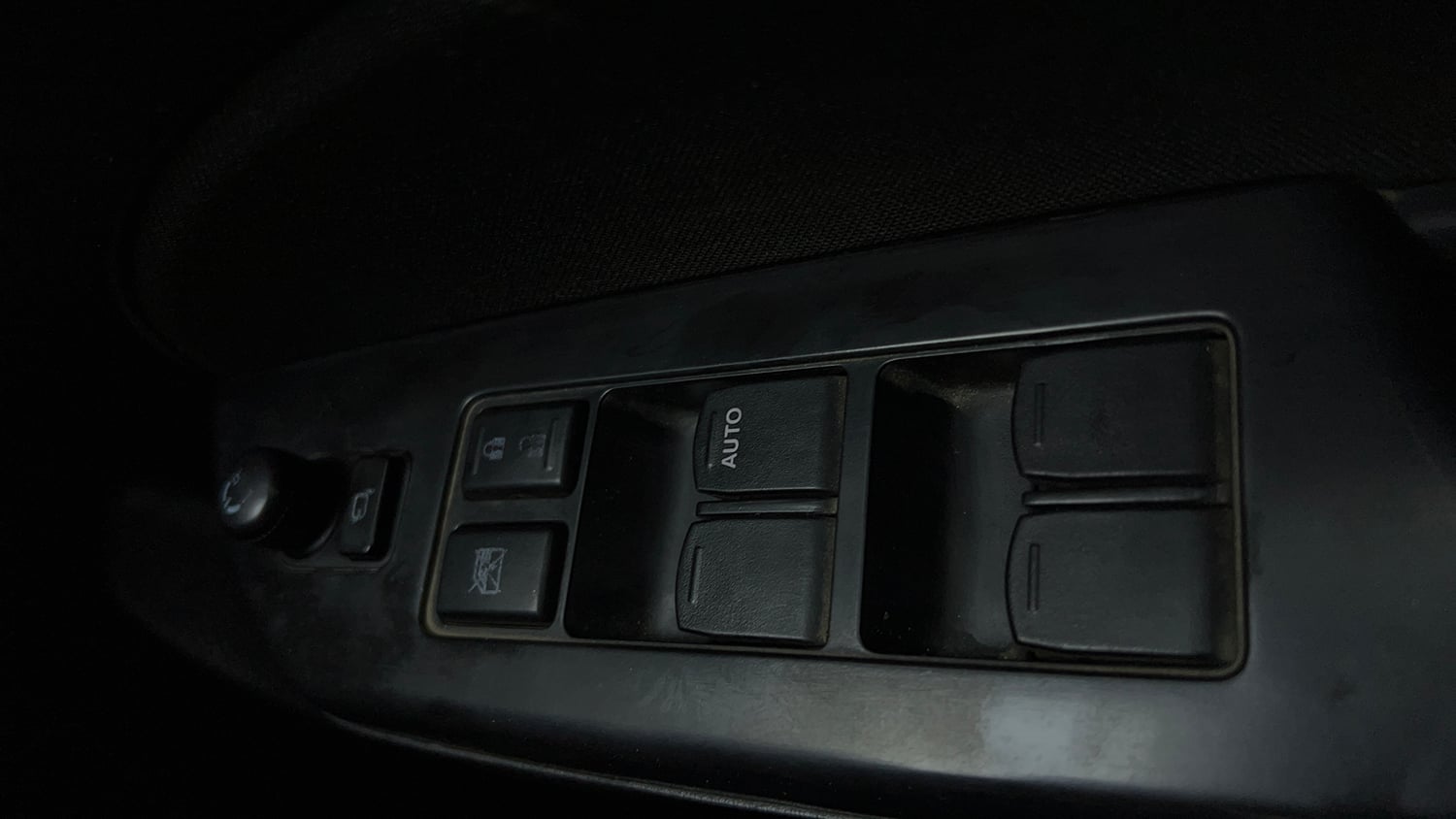 Used 2015 Maruti Suzuki Swift VXi Petrol Manual top_features Power windows