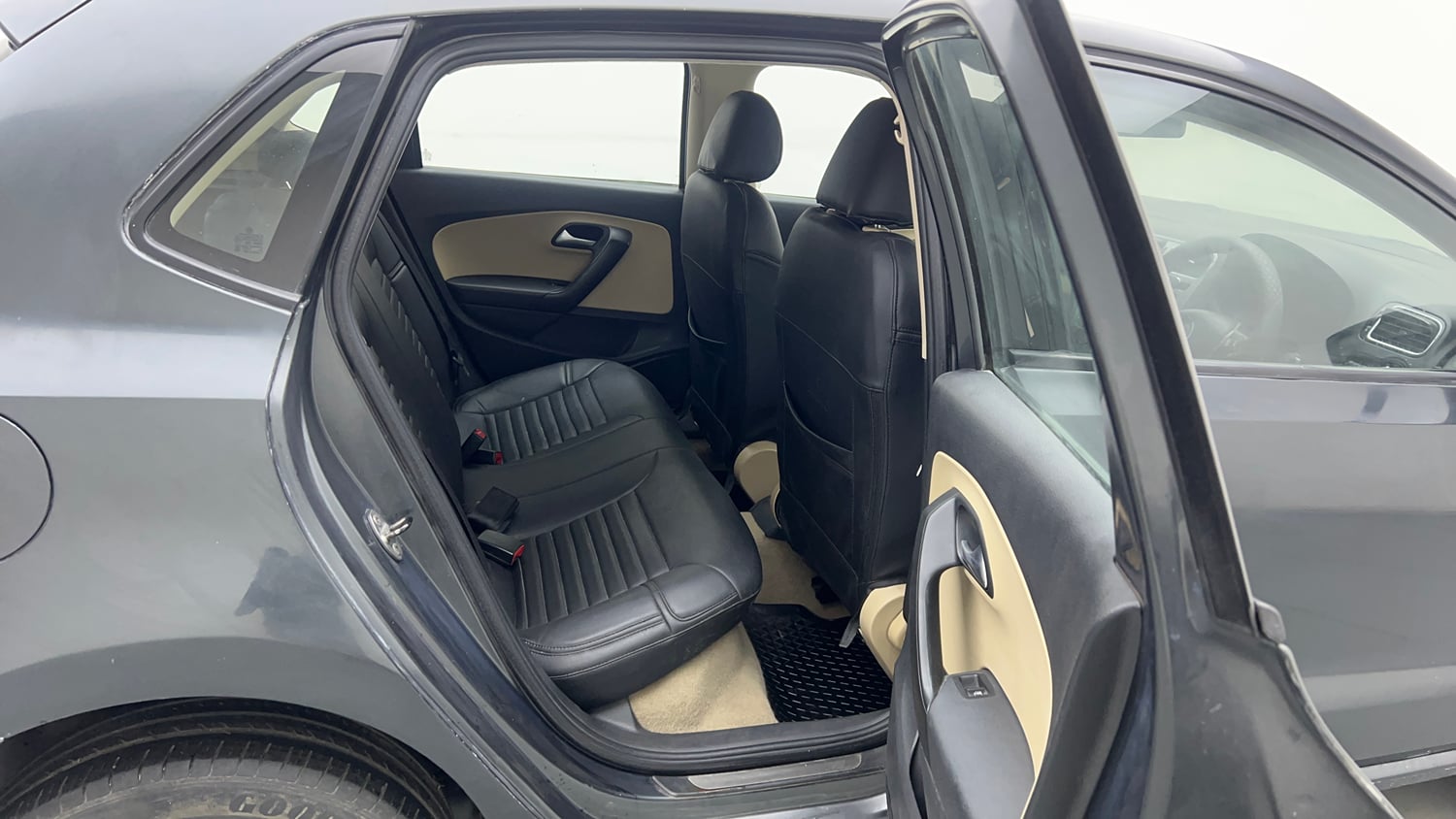 Used 2015 Volkswagen Polo Highline1.2L (P) Petrol Manual interior RIGHT SIDE REAR DOOR CABIN VIEW
