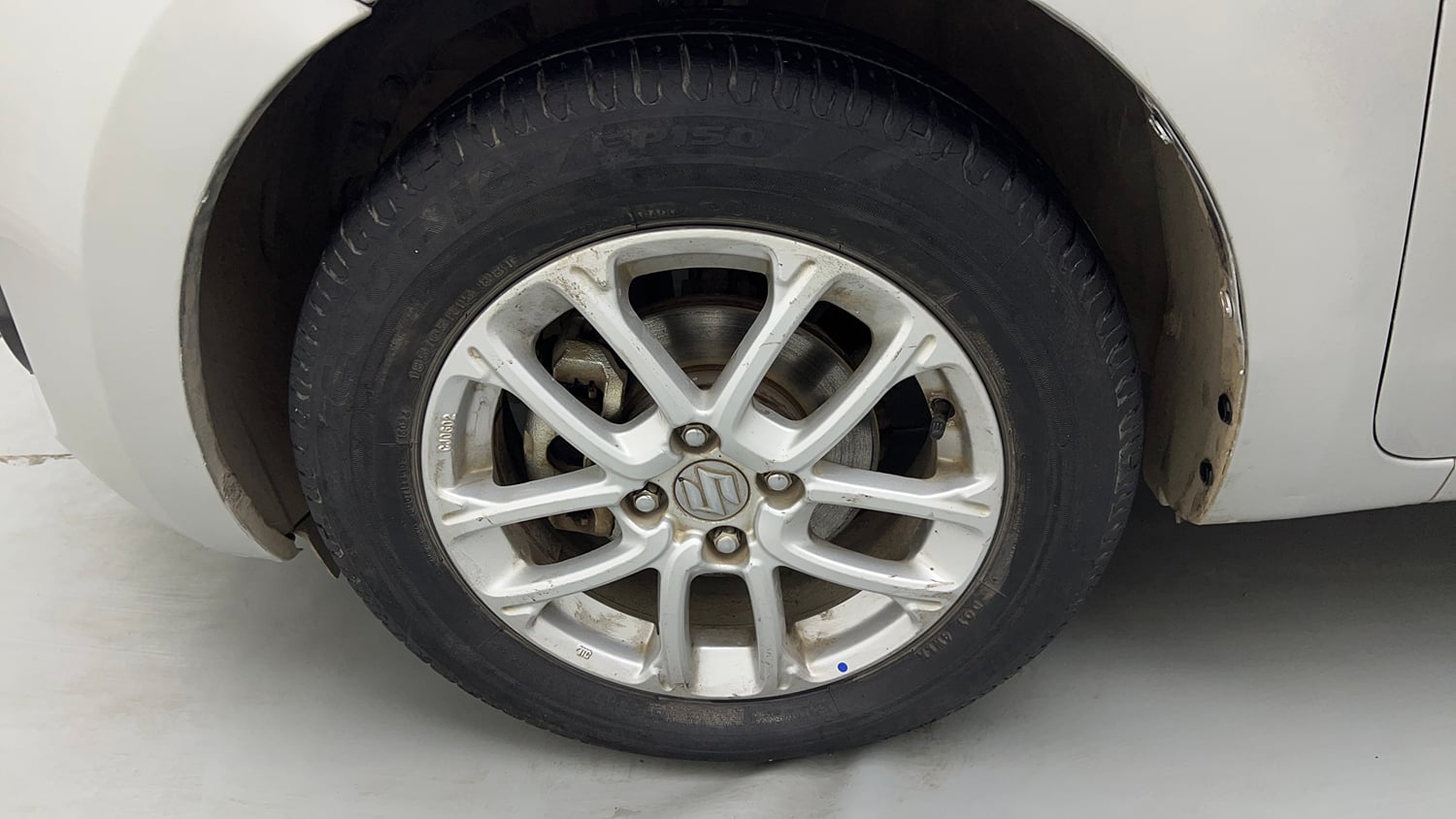 Used 2023 Maruti Suzuki Swift ZXi CNG Cng Manual tyres LEFT FRONT TYRE RIM VIEW
