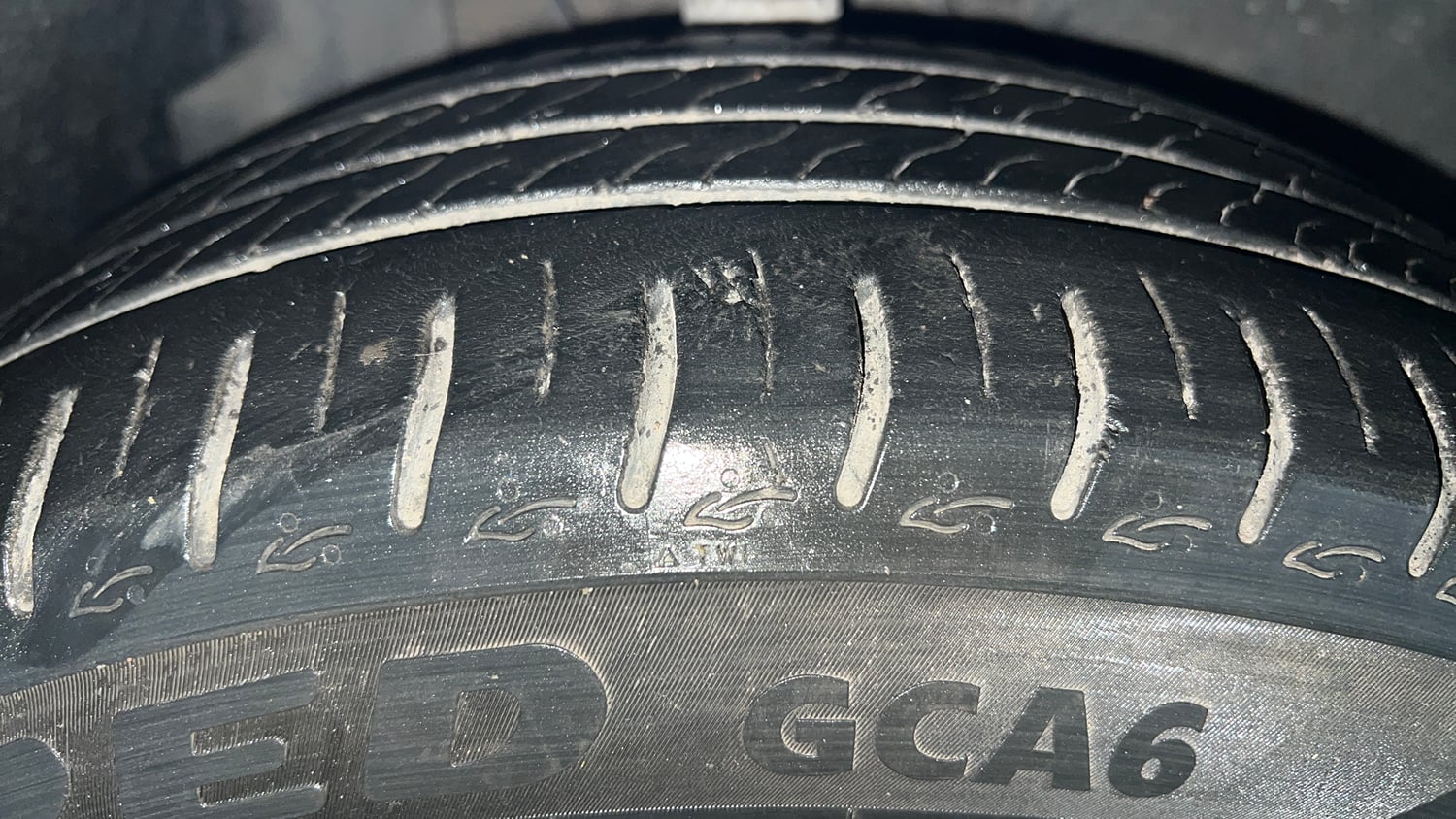 Used 2023 Tata Altroz XZA Petrol Petrol Automatic tyres RIGHT FRONT TYRE TREAD VIEW